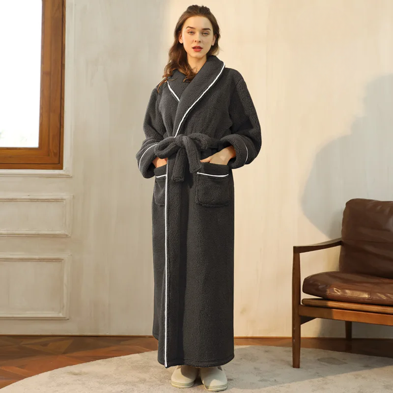 Flannel Bathrobe with Fold-Over Collar – Cozy Winter Dressing Gown for Ultimate Warmth and Comfort