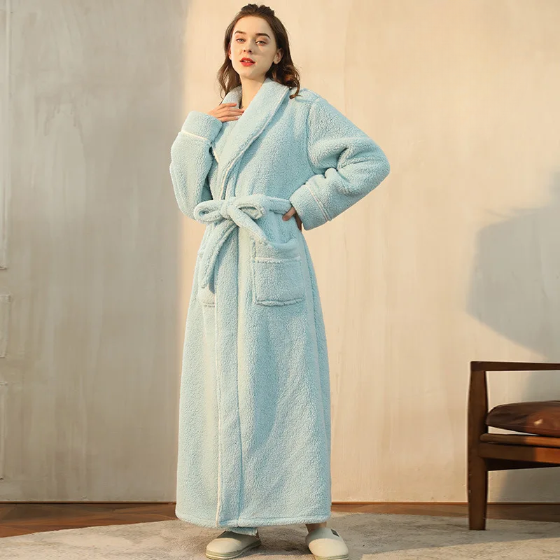 Flannel Bathrobe with Fold-Over Collar – Cozy Winter Dressing Gown for Ultimate Warmth and Comfort