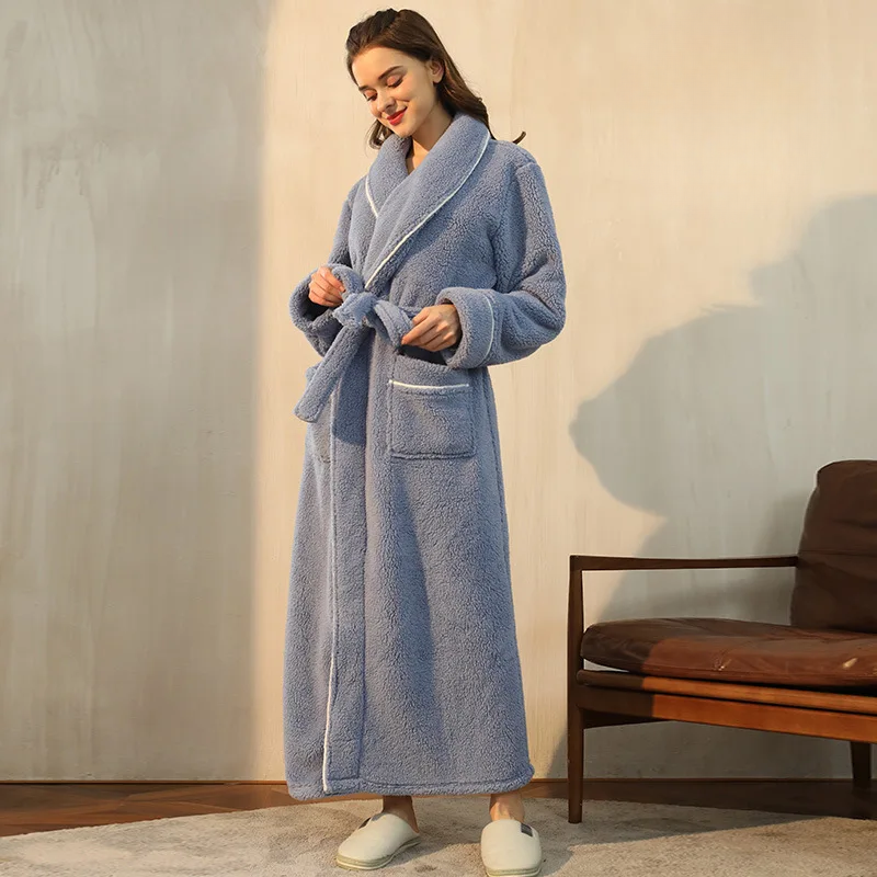 Flannel Bathrobe with Fold-Over Collar – Cozy Winter Dressing Gown for Ultimate Warmth and Comfort