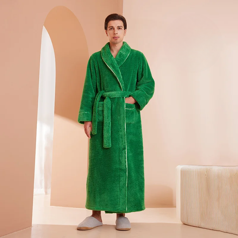 Flannel Bathrobe with Fold-Over Collar – Cozy Winter Dressing Gown for Ultimate Warmth and Comfort