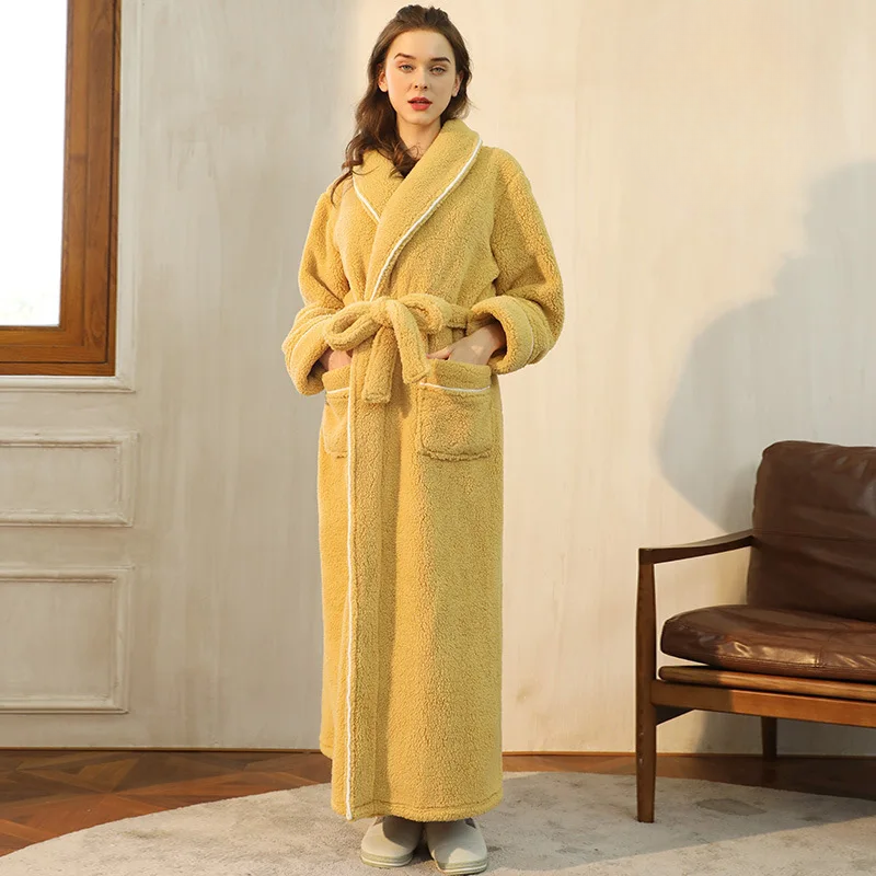 Flannel Bathrobe with Fold-Over Collar – Cozy Winter Dressing Gown for Ultimate Warmth and Comfort