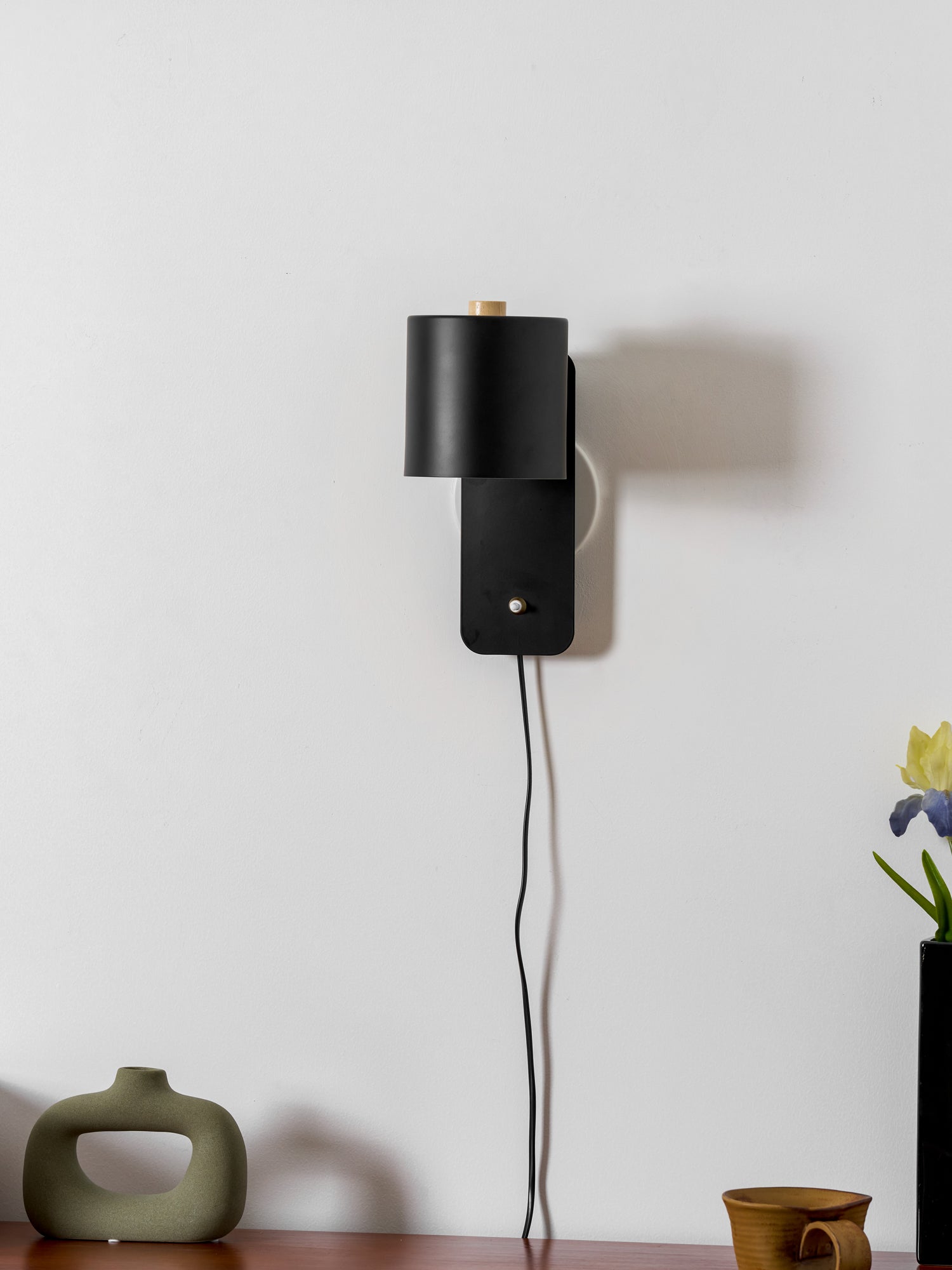 Modern Minimalist Rotatable Cylinder Plug-In Wall Sconce 1-Light