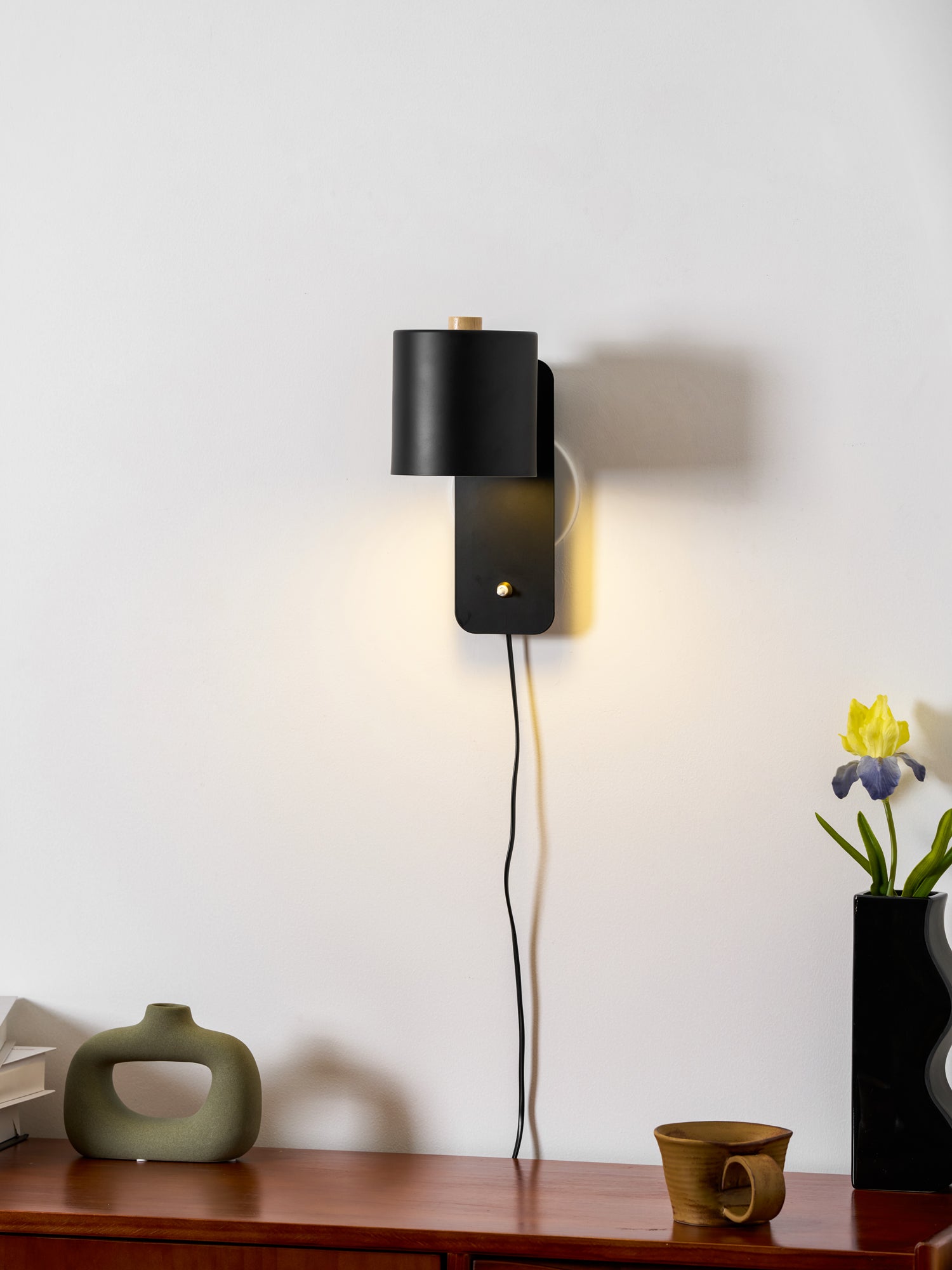 Modern Minimalist Rotatable Cylinder Plug-In Wall Sconce 1-Light