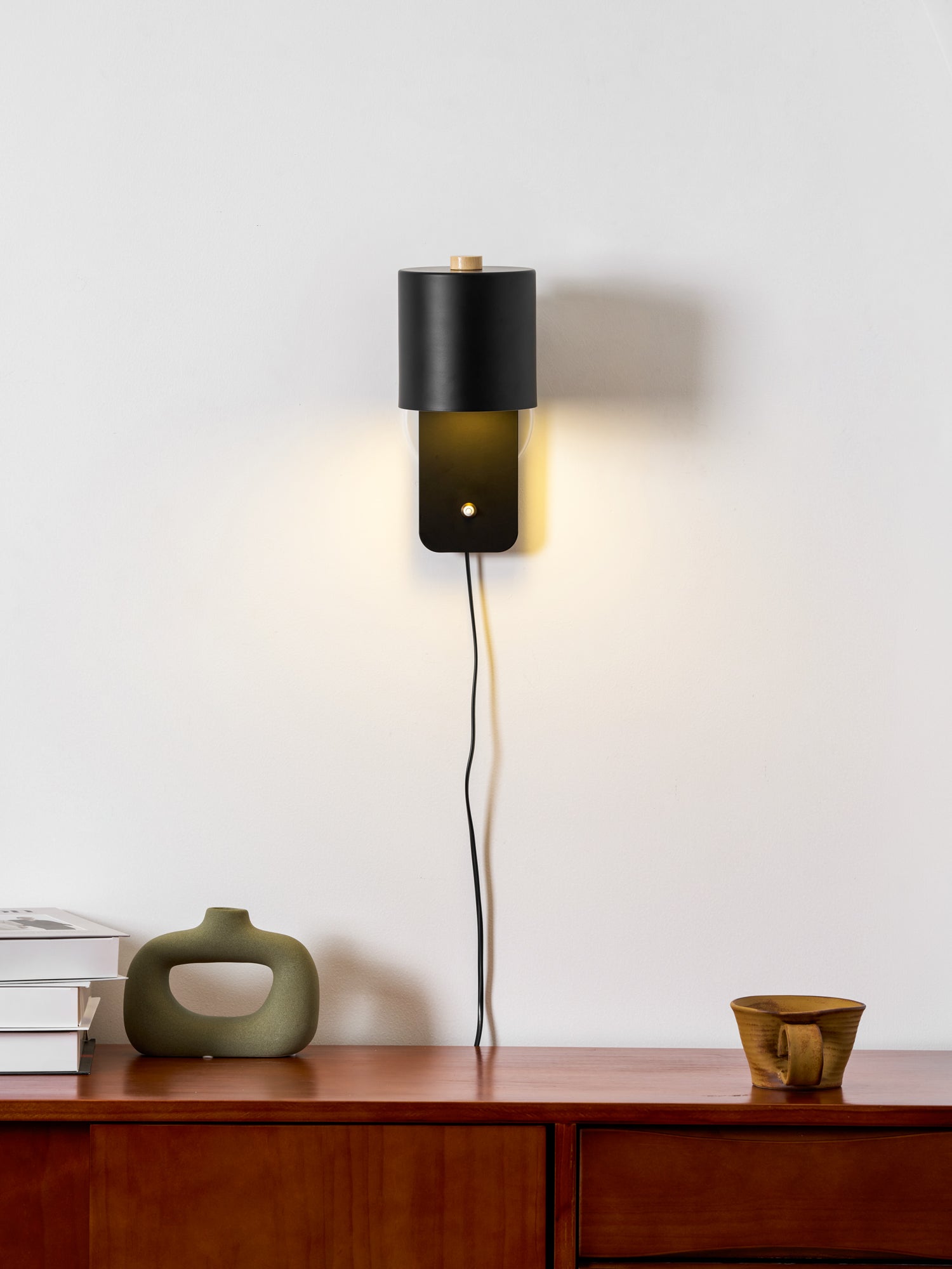 Modern Minimalist Rotatable Cylinder Plug-In Wall Sconce 1-Light