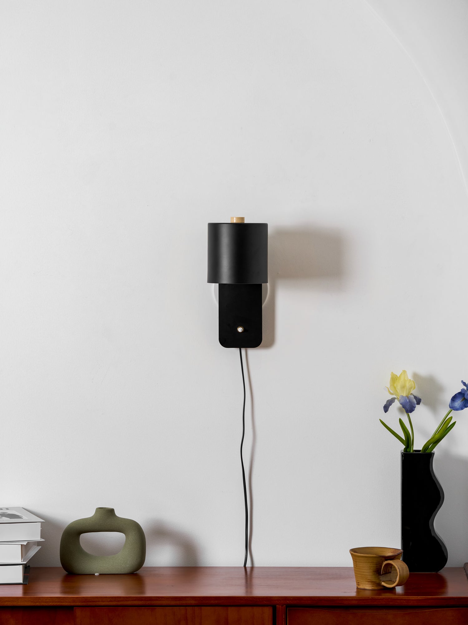 Modern Minimalist Rotatable Cylinder Plug-In Wall Sconce 1-Light