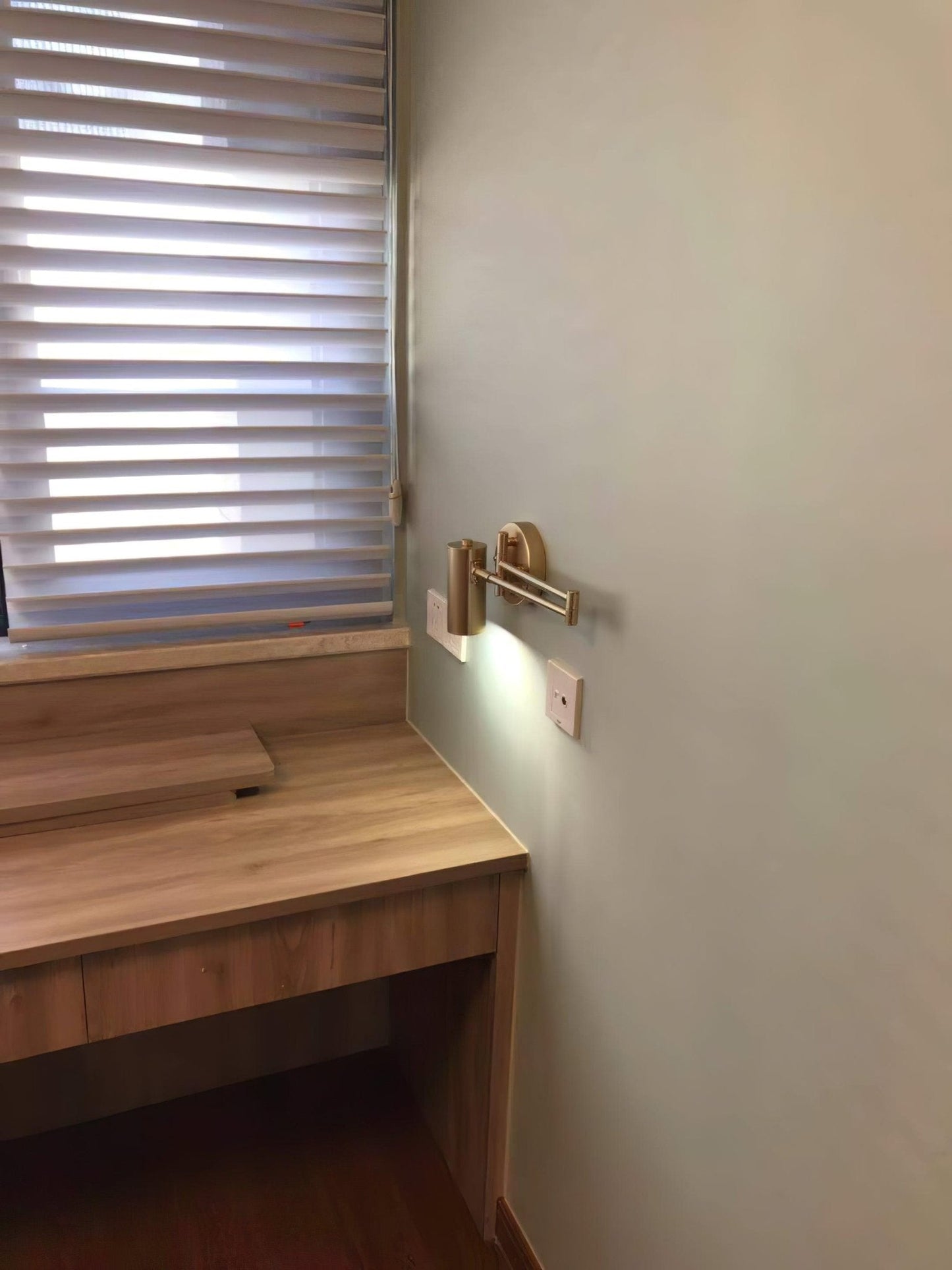 Modern Adjustable Swing Arm LED Wall Sconce 1-Light