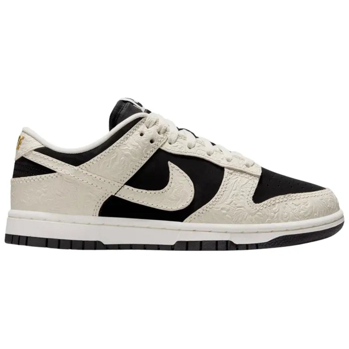 Nike Dunk Low Embossed zwart zeil (W)